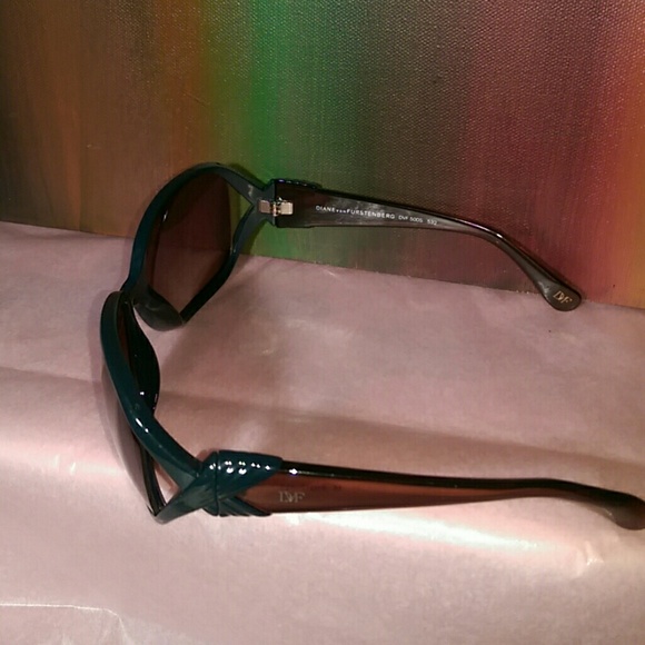 Diane Von Furstenberg Sunglasses - Picture 4 of 8